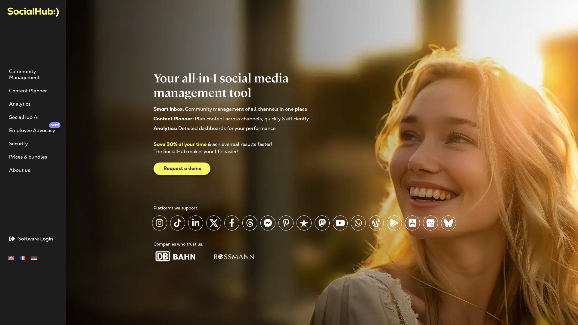 Screenshot of SocialHub website